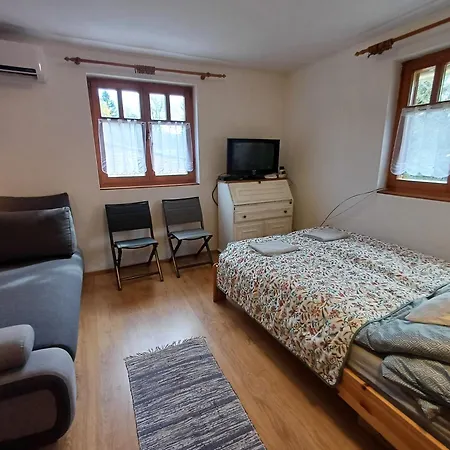 Deak Vendeghaz Апартаменты *