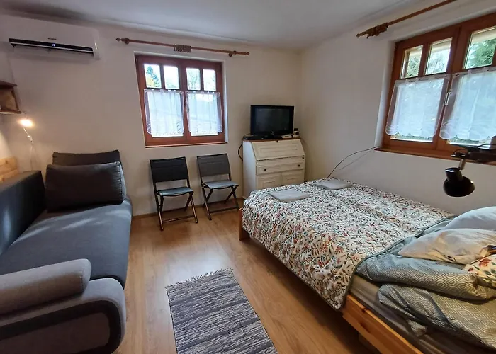 Deak Vendeghaz Апартаменты *