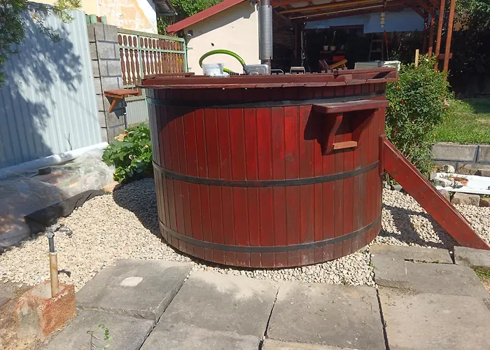 Deak Vendeghaz Апартаменты *